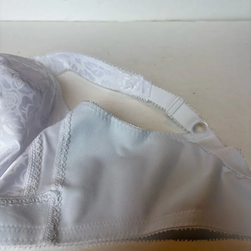 Playtex 18 Hour Elegant White Bra Ultimate Shoulder Comfort Wirefree size 42DD